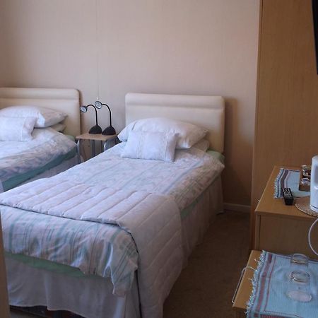 Tremains Guest House Bridgend  Room photo