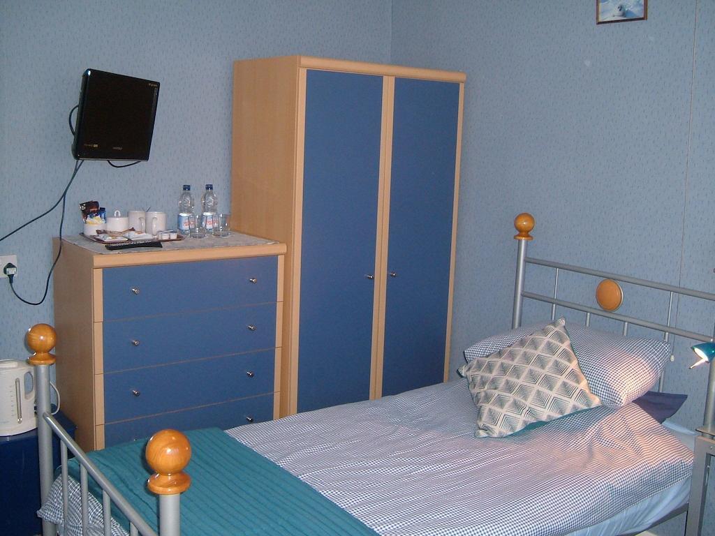 Tremains Guest House Bridgend  Room photo